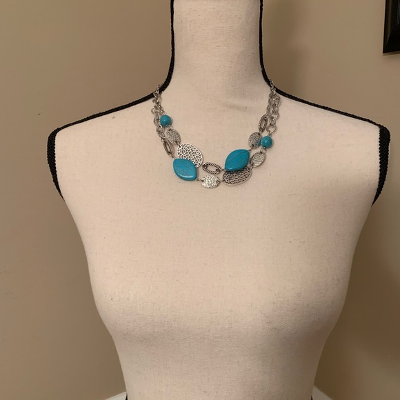 Jewelry - NWT GREAT choker length silver/turquoise necklace